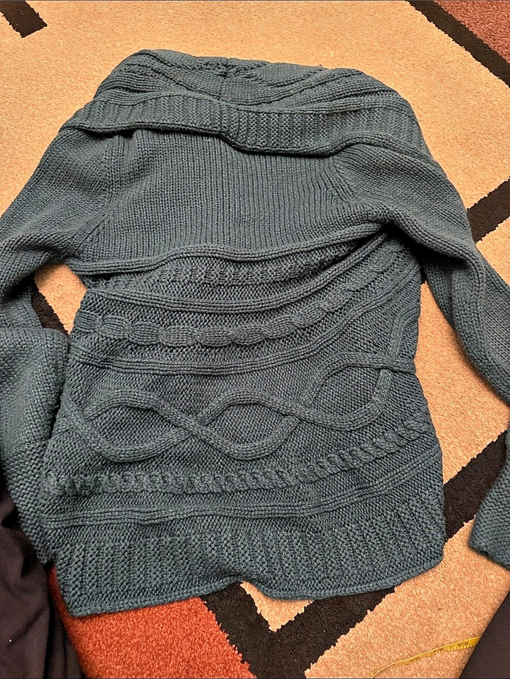 The Limited Knit Cardigan in Forest Green Size Medium - Picture 2 of 3